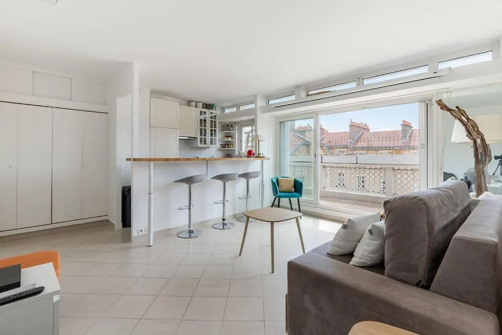 Апартаменты Vaugirard Lecourbe 2br Avec Balcon *