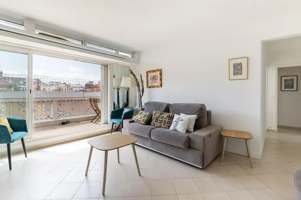 Апартаменты Vaugirard Lecourbe 2br Avec Balcon *